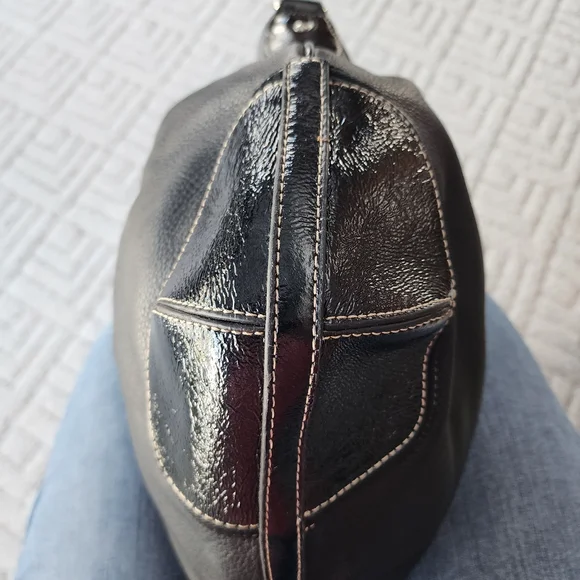 Saxx Deep Black Leather Tote Bag - Picture 7 of 16